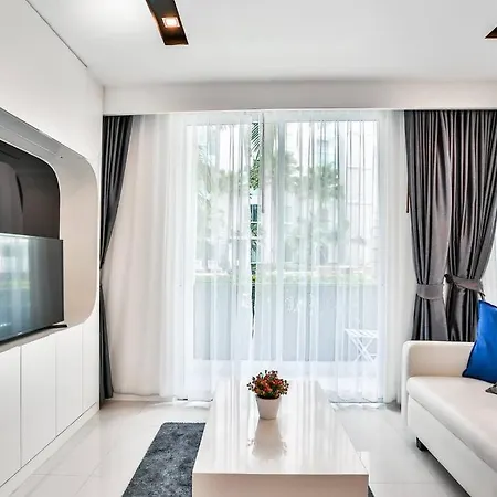 Center With 2 Bedroom Apartment Pattaya