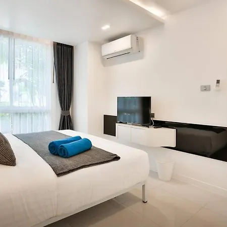Center With 2 Bedroom Apartment