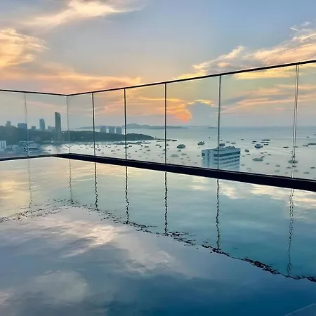 In Downtown And Rooftop Pool In Pattaya