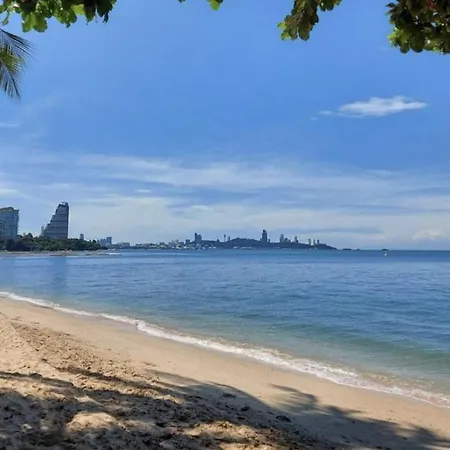Ananya Beachfront Wongamat Paradise Apartment *