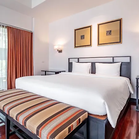 Luxe อพาร์ตโฮเทล 3*