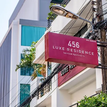 Luxe อพาร์ตโฮเทล Pattaya