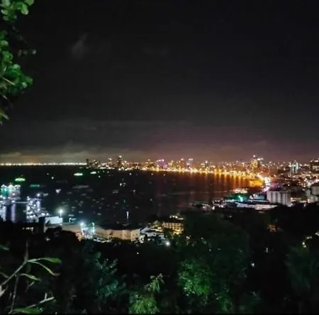 Apartment Thebase 14f & Infinity Pool Pattaya