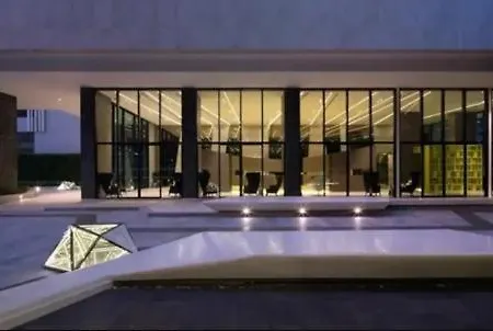 Thebase 14f & Infinity Pool Apartment