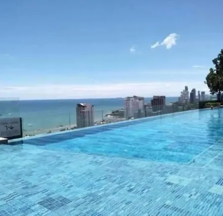 Thebase 14f & Infinity Pool Apartment Pattaya