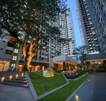 Thebase 14f & Infinity Pool Apartment *