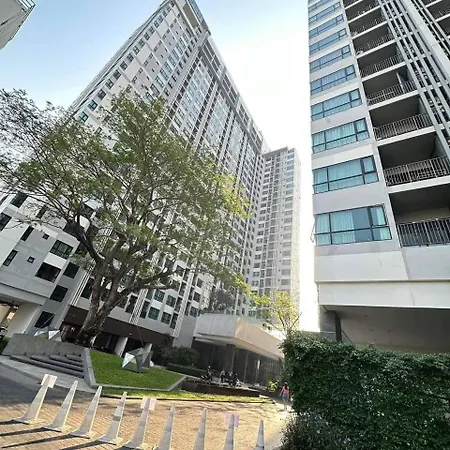 Thebase 14f & Infinity Pool Apartment