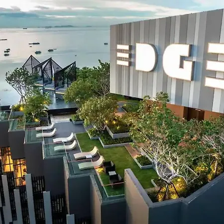 Apartment With Roof Pool Pattaya