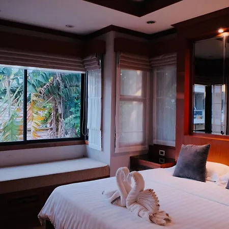 Villa Hollywood Pool Center *
