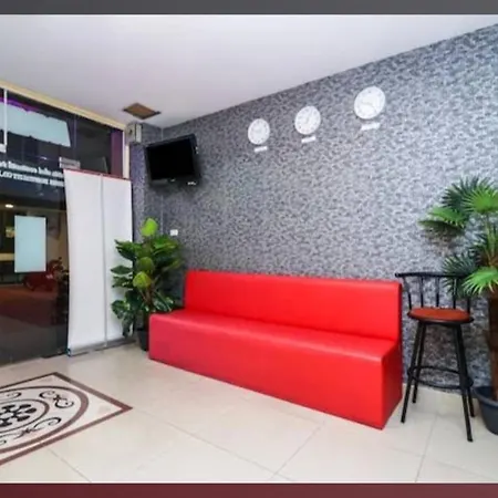 Lucky Aparthotel *