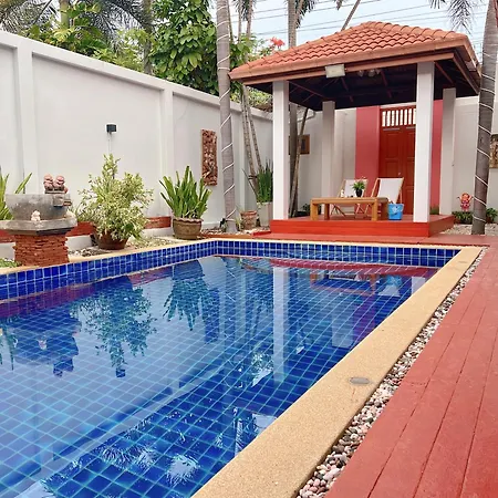 Villa Gusvana Pool *