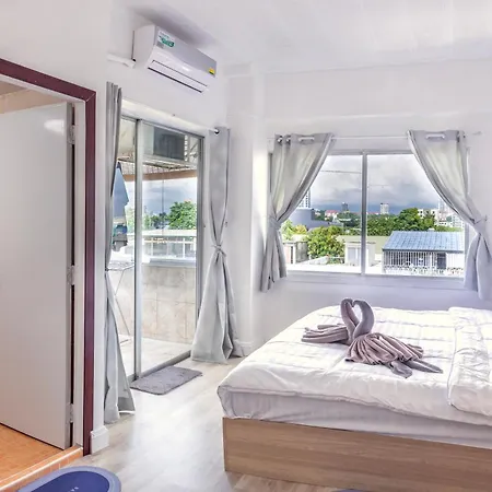 Apartment Hagone Condotel - Pool, Near & Steps To Weekend Market Pattaya