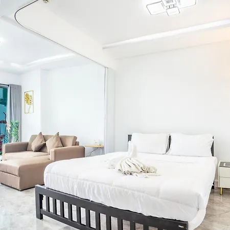 View Talay 5 - Beachfront Ocean View - High Floor & Huge Pool Pattaya