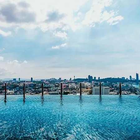 Sea View 2 Bed At Great Location Apartment
