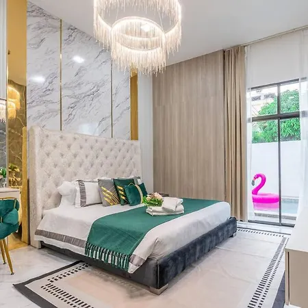 Luxury Modern 3 Bedrooms Pool In Center Pattaya