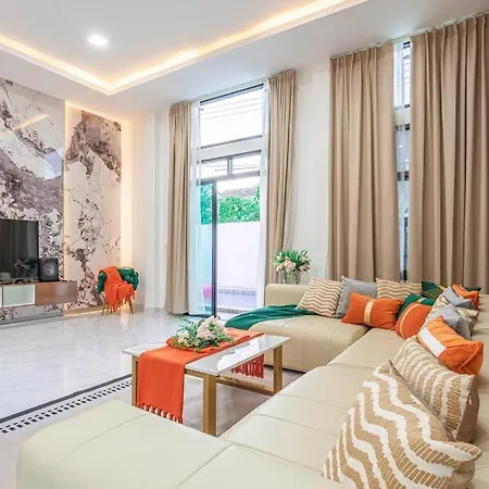 Luxury Modern 3 Bedrooms Pool In Center Villa Pattaya