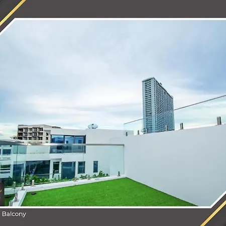 Vegas Villa, *