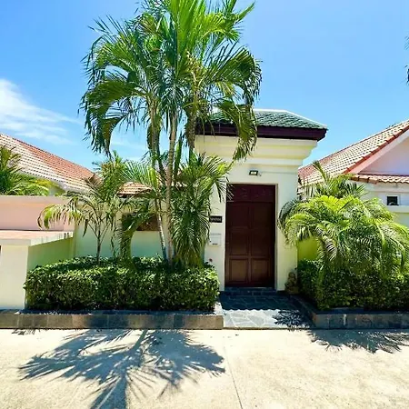 Bali Style Luxury Pool Near & Walking St! *