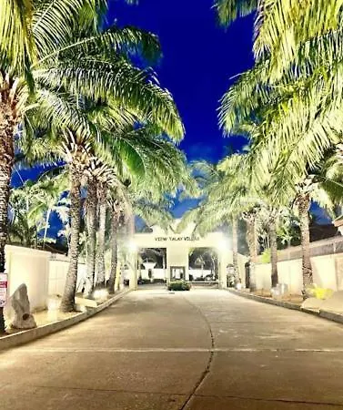 Bali Style Luxury Pool Near & Walking St! Villa *