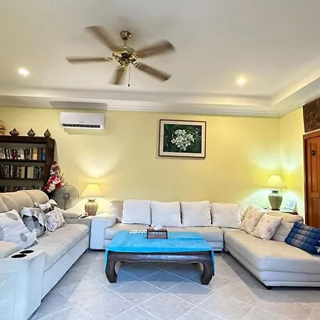 Villa Bali Style Luxury Pool Near & Walking St! Pattaya