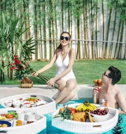 Bali Style Luxury Pool Near & Walking St!