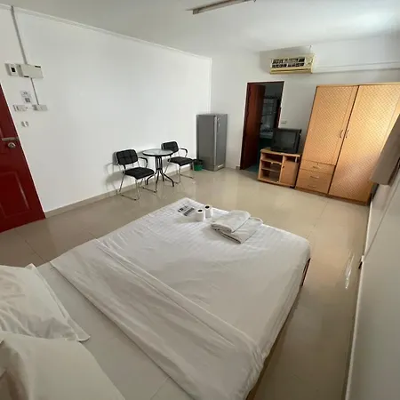 Malee And Restaurant Hostel Pattaya