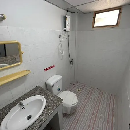 Hostel Malee And Restaurant Pattaya