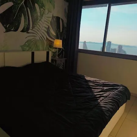 Sea View High Floor 2 Bed อพาร์ทเม้น Pattaya