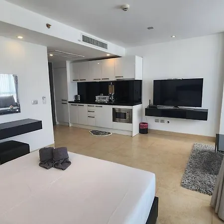Centara Avenue Residences B65
