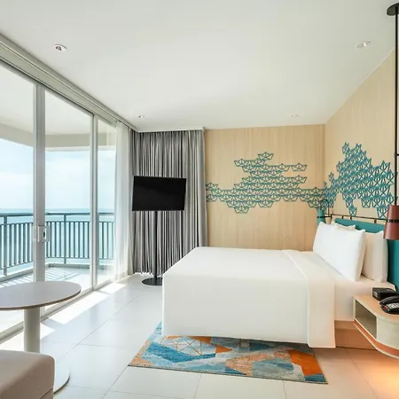 By Ihg Hotel 5*