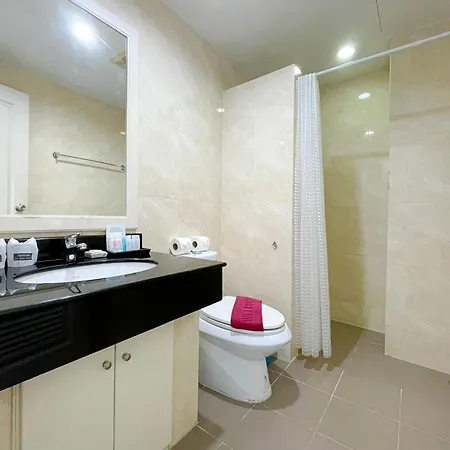 Baan By Sabai Near By God โรงแรม 3*