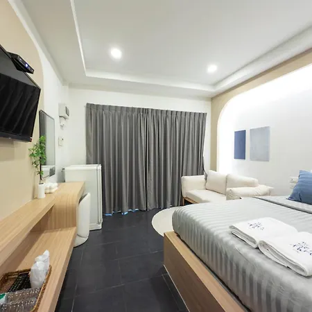 Hotel The Seathru Koh Larn Pattaya