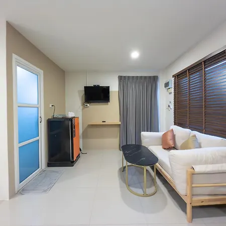 The Seathru Koh Larn Hotel