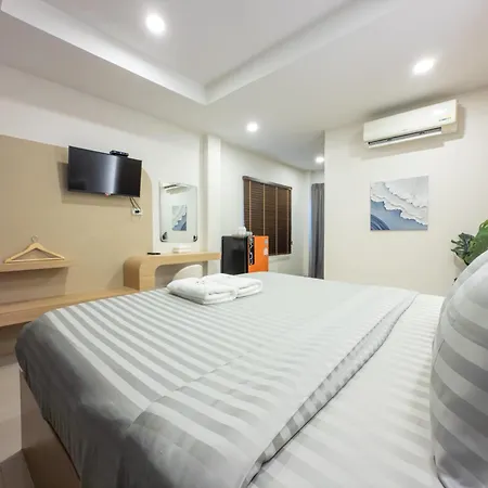 Hotel The Seathru Koh Larn 3*