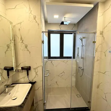 Super Luxury 4br Pool - Centre - Mt4