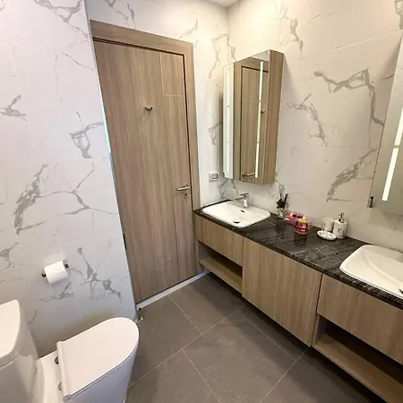 Super Luxury 4br Pool - Centre - Mt4 Villa
