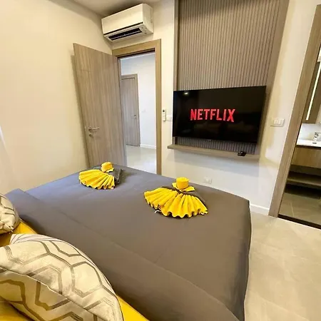 Villa Super Luxury 4br Pool - Centre - Mt4 *
