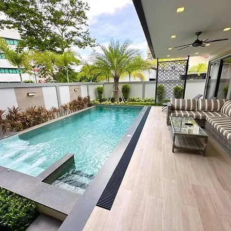 Super Luxury 4br Pool - Centre - Mt4 *