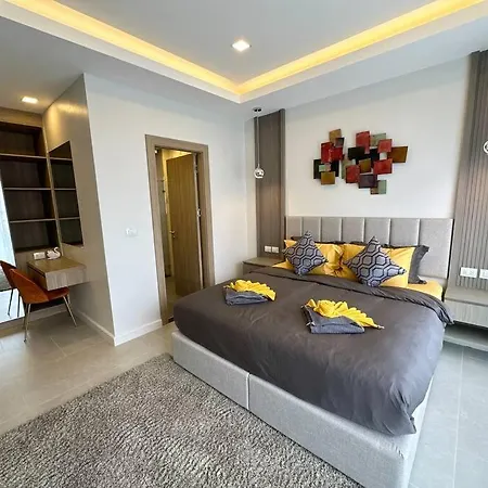 Super Luxury 4br Pool - Centre - Mt4 Pattaya