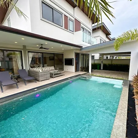 Villa Super Luxury 4br Pool - Centre - Mt4