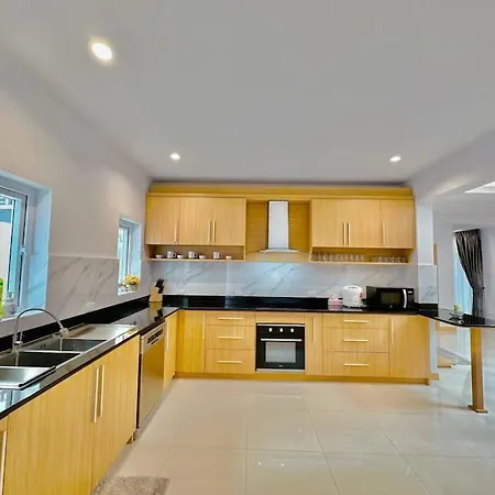 Tagvilla Lagoon Pool In 8 Bedroom Pattaya