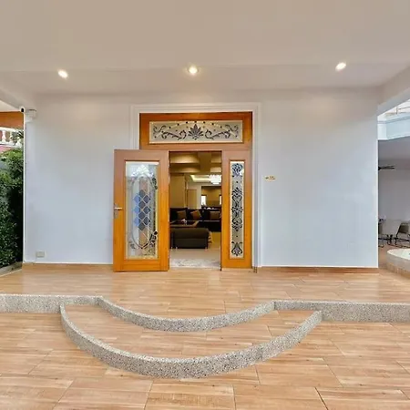 Villa Tagvilla Lagoon Pool In 8 Bedroom Pattaya