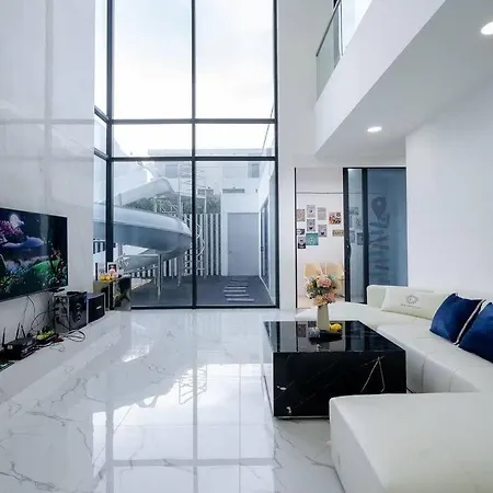 Tagvilla Palm Spring In 8 Bedroom Pattaya