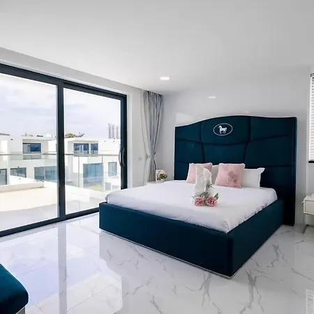 Tagvilla Palm Spring In 8 Bedroom * Pattaya