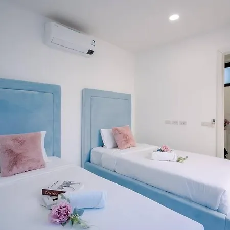 Tagvilla Palm Spring In 8 Bedroom Villa Pattaya