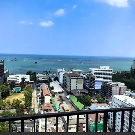 อพาร์ทเม้น The Base Near Festival Pattaya