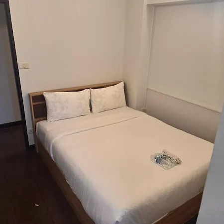 โรงแรม Maland House - Soi 14 Saisong Road Pattaya