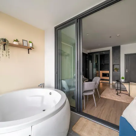 โรงแรม Vacaystation Edge Pattaya
