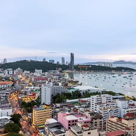 โรงแรม Vacaystation Edge Pattaya