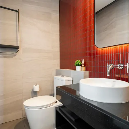 โรงแรม Vacaystation Edge 4*